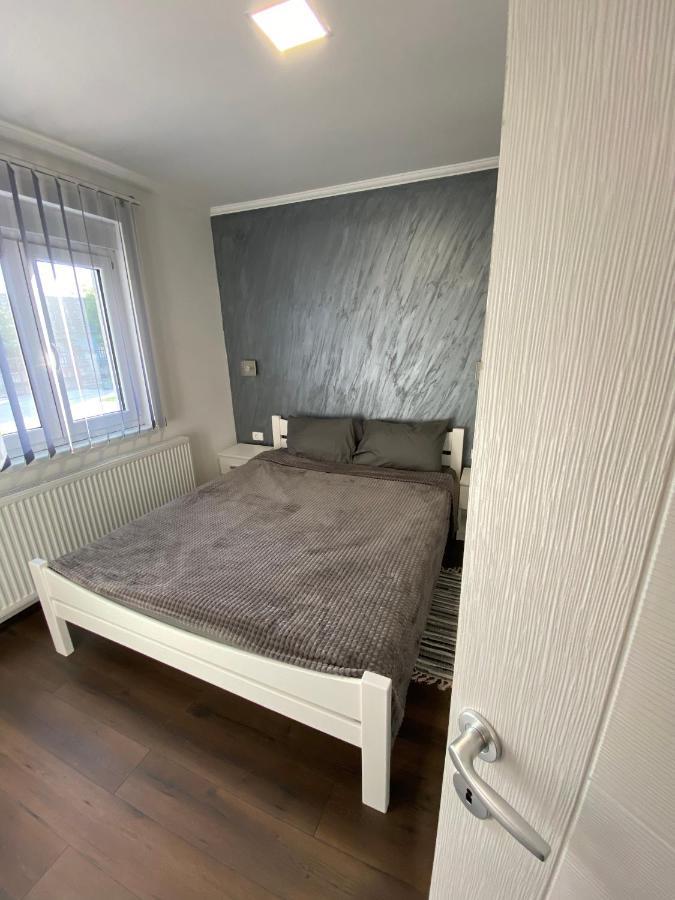 Apartmani Mira Palić エクステリア 写真