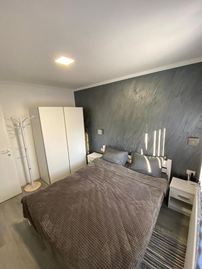Apartmani Mira Palić エクステリア 写真