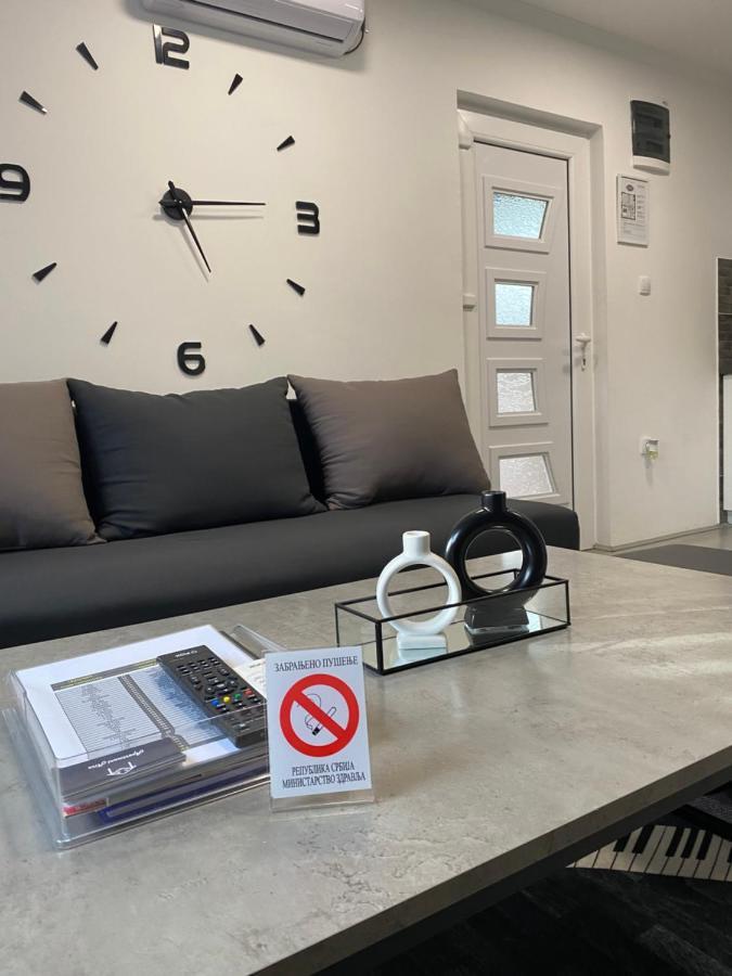 Apartmani Mira Palić エクステリア 写真