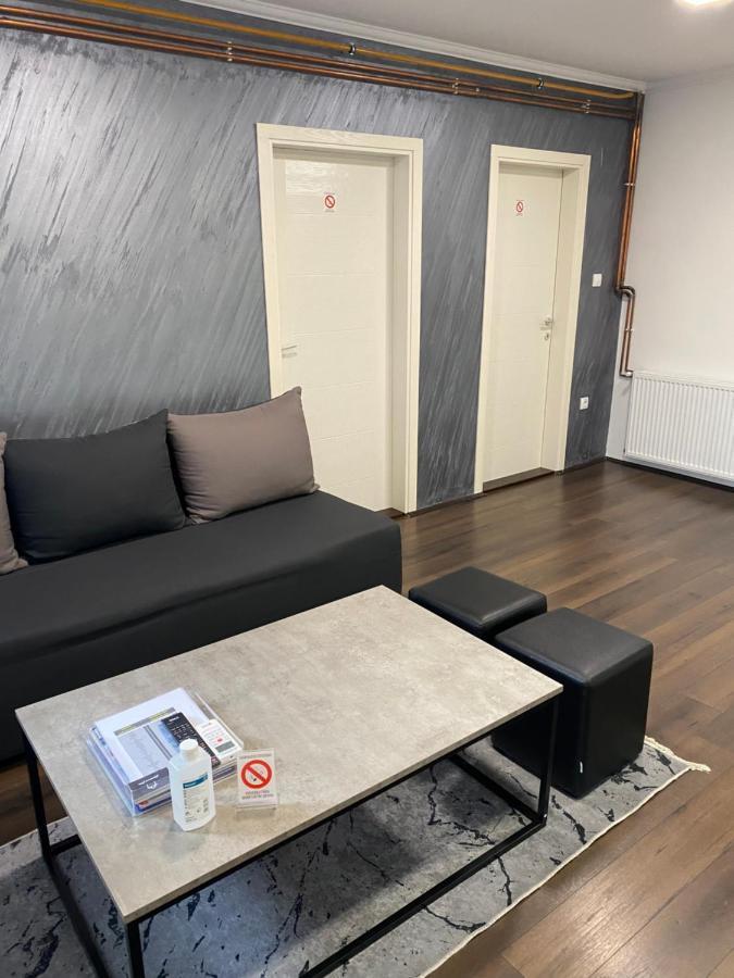Apartmani Mira Palić エクステリア 写真